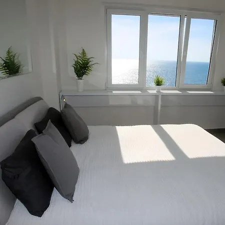 White Luxury Lejlighed