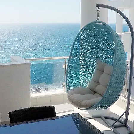 White Luxury Lejlighed *