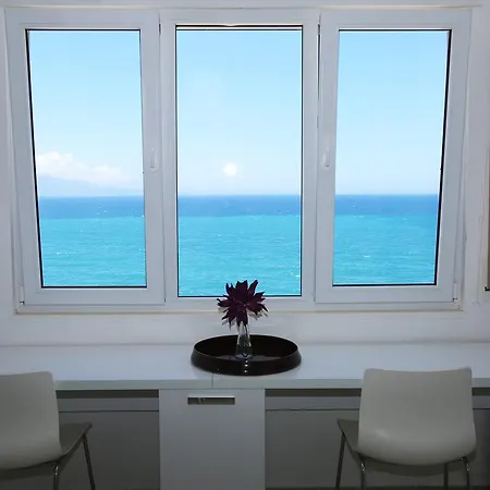 아파트 White Luxury Sarandë