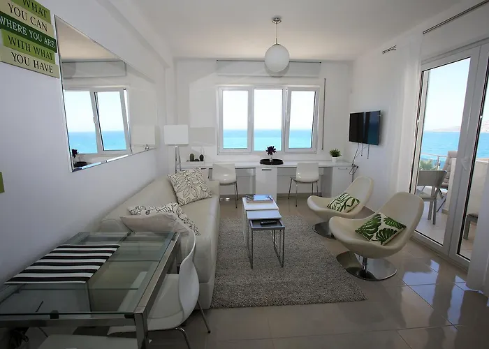 White Luxury * Sarandë