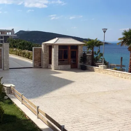 Daire White Luxury *