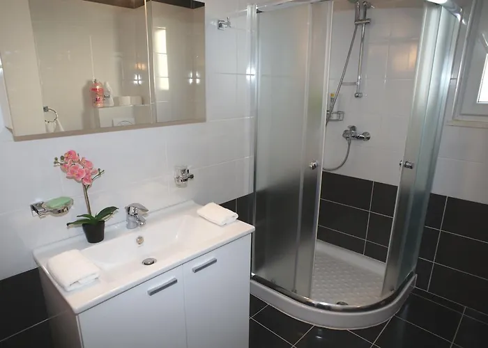 White Luxury Lejlighed *